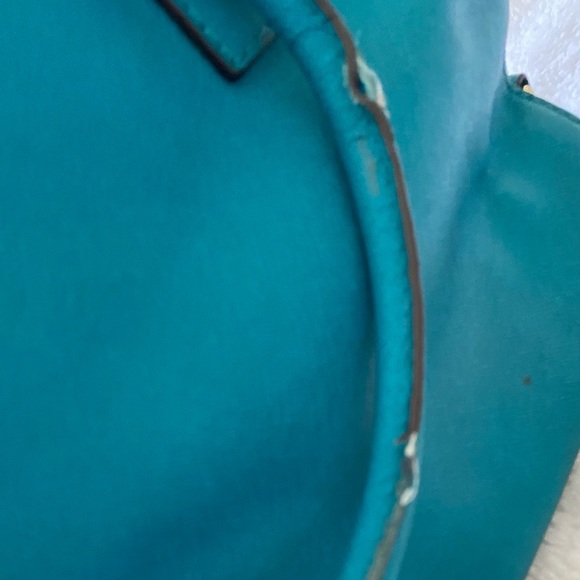 Authentic Michael kors large purse Aqua blue with beige interior and gold - Picture 5 of 7